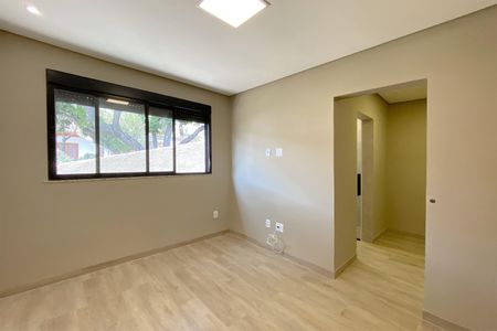 Casa à venda com 420m², 5 quartos e 7 vagas Casa à venda com 420m², 5 quartos e 7 vagasSuíte 3