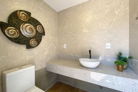 Casa à venda com 420m², 5 quartos e 7 vagas Casa à venda com 420m², 5 quartos e 7 vagasLavabo externo