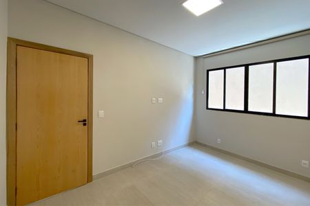 Casa à venda com 420m², 5 quartos e 7 vagas Casa à venda com 420m², 5 quartos e 7 vagasQuarto