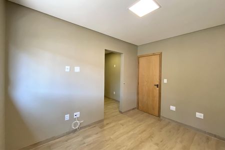 Casa à venda com 420m², 5 quartos e 7 vagas Casa à venda com 420m², 5 quartos e 7 vagasSuíte 3