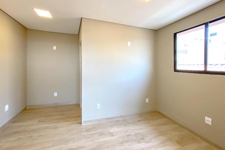 Casa à venda com 420m², 5 quartos e 7 vagas Casa à venda com 420m², 5 quartos e 7 vagasCloset da Suíte 1