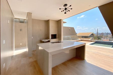 Casa à venda com 420m², 5 quartos e 7 vagas Casa à venda com 420m², 5 quartos e 7 vagasEspaço Gourmet