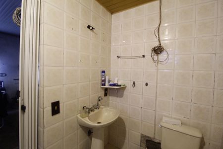 Casa à venda com 100m², 3 quartos e 2 vagasBanheiro da Suíte 1