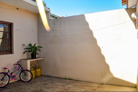 Casa à venda com 146m², 3 quartos e 2 vagas Casa à venda com 146m², 3 quartos e 2 vagasQuintal