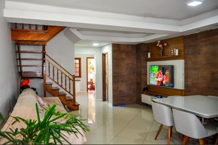 Casa à venda com 146m², 3 quartos e 2 vagas Casa à venda com 146m², 3 quartos e 2 vagasSala