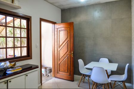 Casa à venda com 146m², 3 quartos e 2 vagas Casa à venda com 146m², 3 quartos e 2 vagasCozinha