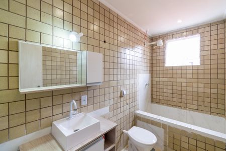 Banheiro de casa para alugar com 1 quarto, 40m² em Jardim Floresta, São Paulo