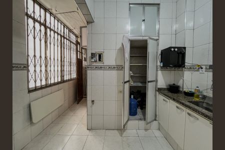 Apartamento para alugar com 80m², 3 quartos e sem vagaCozinha 