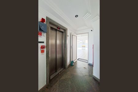 Apartamento para alugar com 45m², 1 quarto e 1 vagaElevador