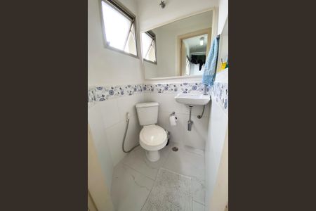 Apartamento à venda com 69m², 2 quartos e 2 vagasBanheiro de Serviço