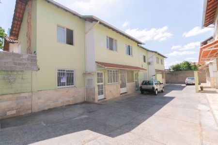 Apartamento à venda com 80m², 3 quartos e 1 vaga Apartamento à venda com 80m², 3 quartos e 1 vagaFachada