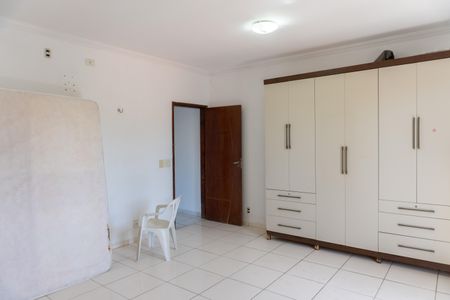 Casa para alugar com 204m², 4 quartos e 2 vagasSuíte