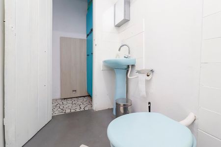 Casa à venda com 82m², 2 quartos e 2 vagas Casa à venda com 82m², 2 quartos e 2 vagasBanheiro de Serviço