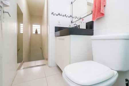 Casa à venda com 82m², 2 quartos e 2 vagas Casa à venda com 82m², 2 quartos e 2 vagasBanheiro