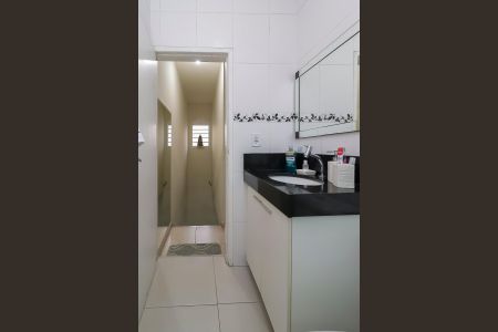 Casa à venda com 82m², 2 quartos e 2 vagas Casa à venda com 82m², 2 quartos e 2 vagasBanheiro