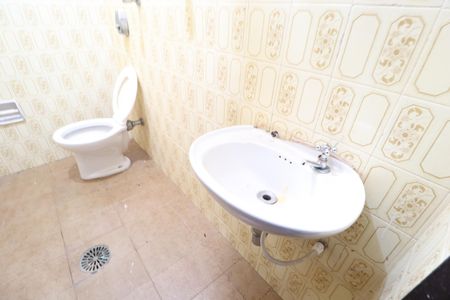 Casa para alugar com 500m², 4 quartos e 4 vagasBanheiro do Quarto 4