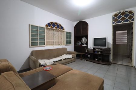 Sala de casa para alugar com 4 quartos, 500m² em Osvaldo Rezende, Uberlândia