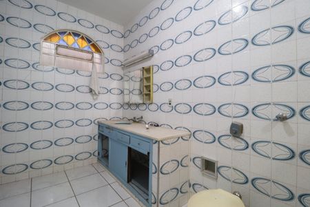 Casa para alugar com 500m², 4 quartos e 4 vagasBanheiro do Quarto 3