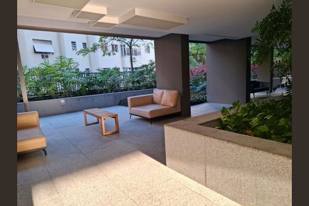 Apartamento à venda com 74m², 2 quartos e 1 vagaFoto 01