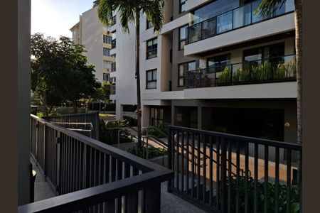 Apartamento à venda com 74m², 2 quartos e 1 vagaFoto 01