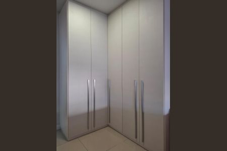 Apartamento à venda com 74m², 2 quartos e 1 vagaFoto 01