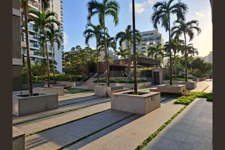 Apartamento à venda com 74m², 2 quartos e 1 vagaFoto 01