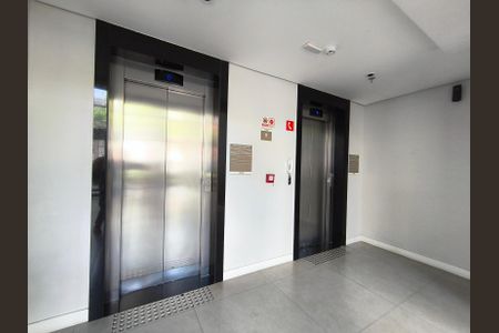 Studio para alugar com 50m², 1 quarto e sem vaga Studio para alugar com 50m², 1 quarto e sem vagaElevador