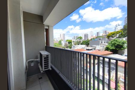 Studio para alugar com 50m², 1 quarto e sem vaga Studio para alugar com 50m², 1 quarto e sem vagaVaranda