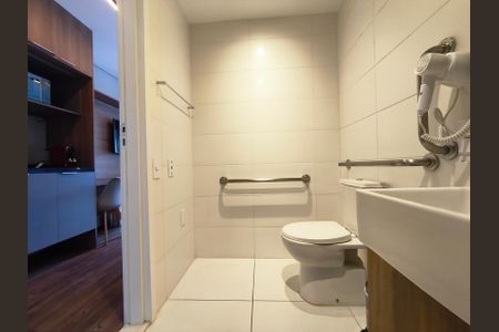 Studio para alugar com 50m², 1 quarto e sem vaga Studio para alugar com 50m², 1 quarto e sem vagaBanheiro