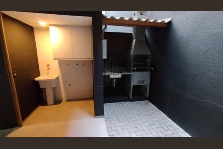 Foto 01 de casa de condomínio à venda com 2 quartos, 90m² em Vila Ipojuca, São Paulo