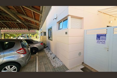 Casa de condomínio à venda com 110m², 3 quartos e 2 vagasPlaca