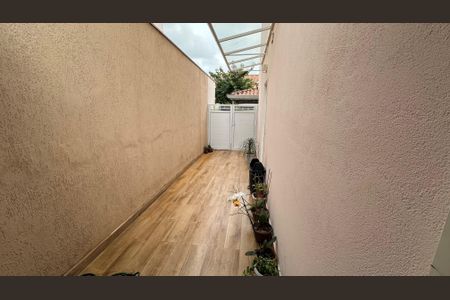 Casa de condomínio à venda com 110m², 3 quartos e 2 vagasEntrada