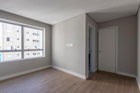 Apartamento à venda com 92m², 3 quartos e 2 vagas Apartamento à venda com 92m², 3 quartos e 2 vagasSuíte