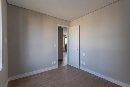 Apartamento à venda com 92m², 3 quartos e 2 vagas Apartamento à venda com 92m², 3 quartos e 2 vagasQuarto 1