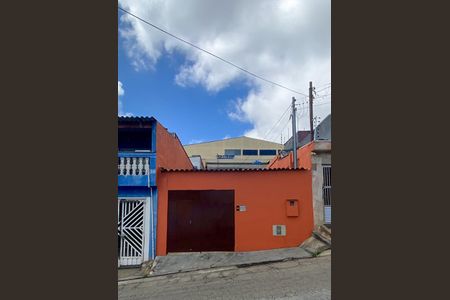 Casa à venda com 70m², 2 quartos e 2 vagasFachada