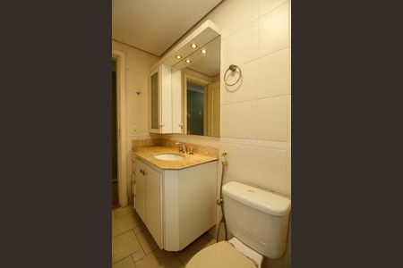 Apartamento à venda com 230m², 4 quartos e 4 vagasBanheiro Social