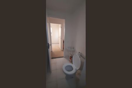 Banheiro de apartamento à venda com 2 quartos, 42m² em Rubem Berta, Porto Alegre