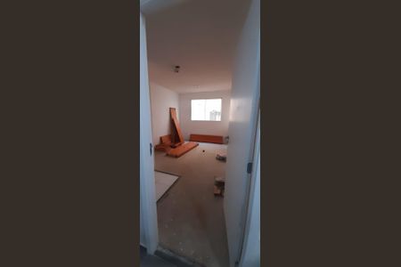 Sala de apartamento à venda com 2 quartos, 42m² em Rubem Berta, Porto Alegre
