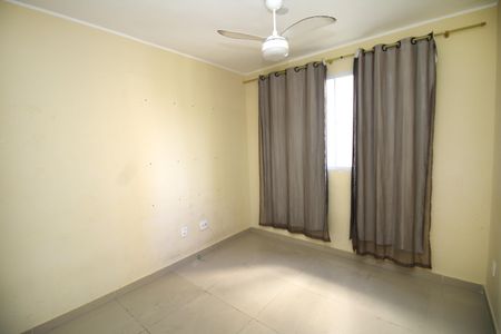 Sala de apartamento para alugar com 2 quartos, 40m² em Brás de Pina, Rio de Janeiro