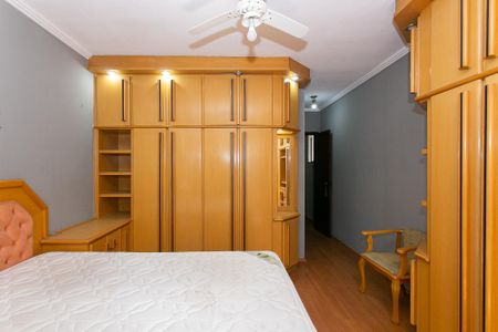 Casa à venda com 245m², 3 quartos e 2 vagasSuíte