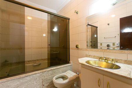 Casa à venda com 245m², 3 quartos e 2 vagasBanheiro da Suíte