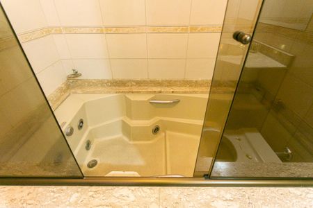 Casa à venda com 245m², 3 quartos e 2 vagasBanheiro da Suíte - Banheira