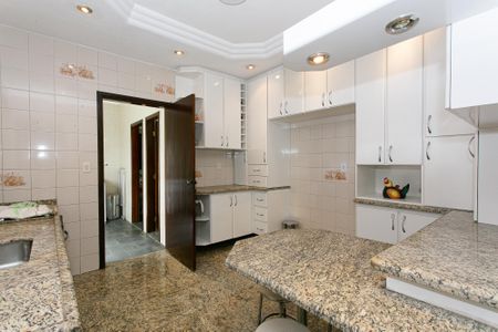 Casa à venda com 245m², 3 quartos e 2 vagasCozinha