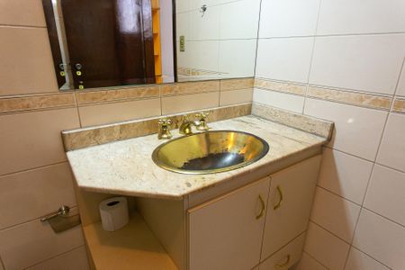 Casa à venda com 245m², 3 quartos e 2 vagasBanheiro da Suíte