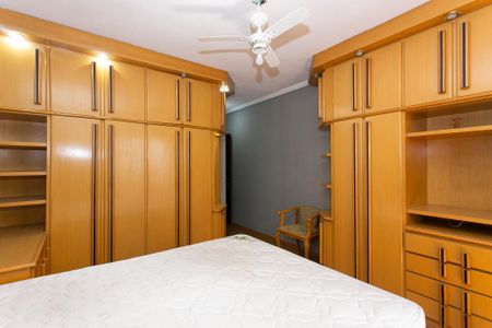 Casa à venda com 245m², 3 quartos e 2 vagasSuíte