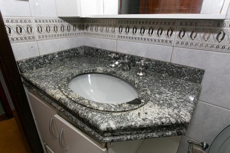 Casa à venda com 245m², 3 quartos e 2 vagasBanheiro Social