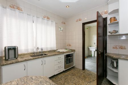 Casa à venda com 245m², 3 quartos e 2 vagasCozinha