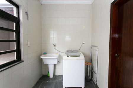 Casa à venda com 245m², 3 quartos e 2 vagasÁrea de Serviço