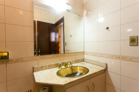 Casa à venda com 245m², 3 quartos e 2 vagasBanheiro da Suíte