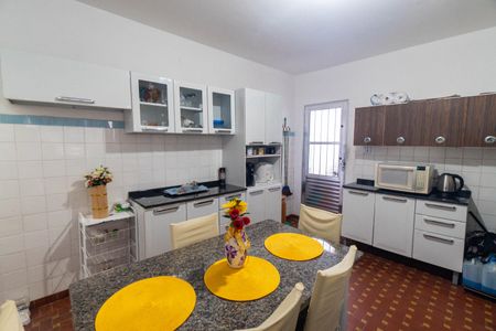 Casa à venda com 170m², 3 quartos e 1 vagaCozinha e Área de Serviço